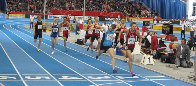 Finale 800m - Finish: Schembera (216) knapp vor Keiner (309)