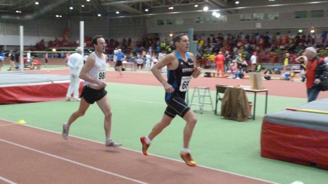 Stephan Bayer (hinten) verpasst über 3000 Meter eine Medaille knapp